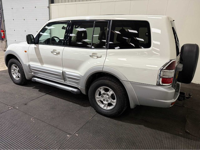 Mitsubishi - pajero - 7 persoons - 4x4 - benzine - personenauto - 2000 - afbeelding 23 van  35