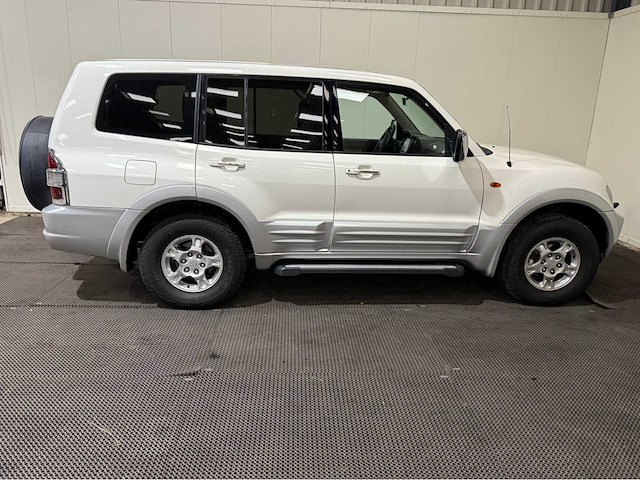 Mitsubishi - pajero - 7 persoons - 4x4 - benzine - personenauto - 2000 - afbeelding 31 van  35