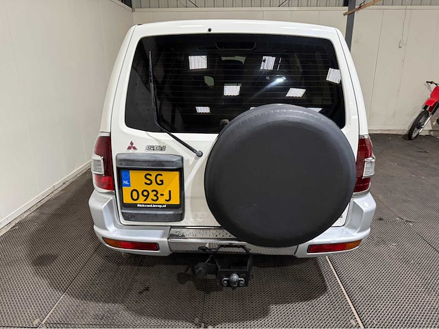 Mitsubishi - pajero - 7 persoons - 4x4 - benzine - personenauto - 2000 - afbeelding 34 van  35