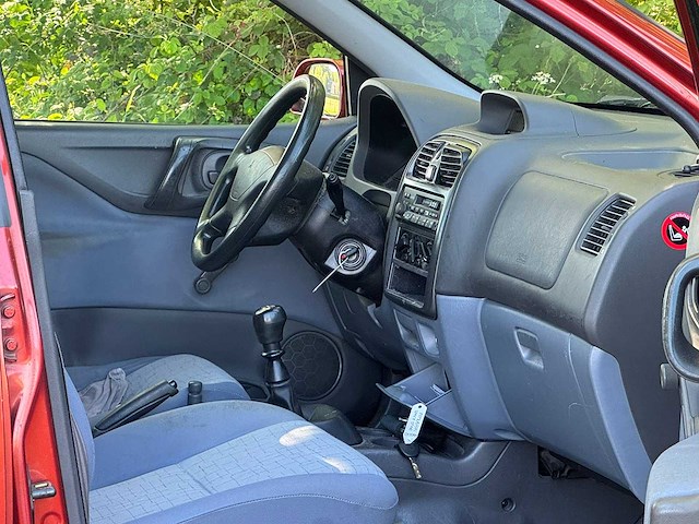 Mitsubishi - space star - 1.3 comfort - 2002 - 19-jj-nt - personenauto - afbeelding 3 van  12