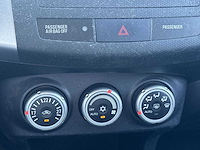 Mitsubishi -outlander 2.4 intense+ special edition 4-wd 7-persoons | 23-lsg-5 - afbeelding 29 van  32