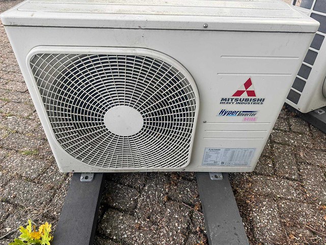 Mitsubishi airco binnen+ buiten unit (2x) - afbeelding 1 van  17