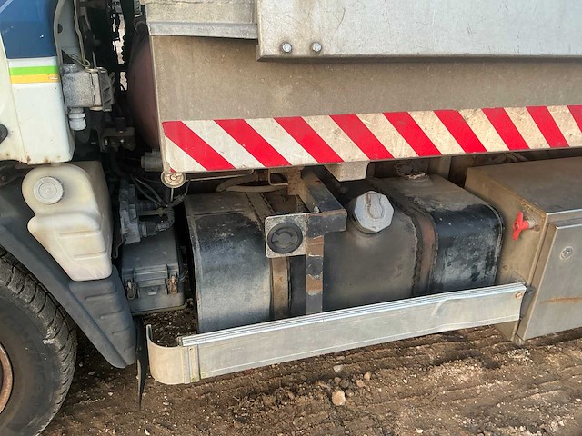 Mitsubishi canter vuilniswagen (groen gas) - afbeelding 3 van  15
