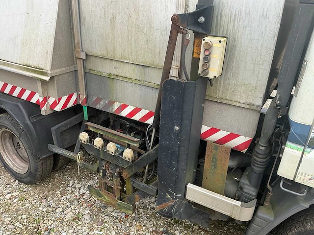 Mitsubishi canter vuilniswagen - afbeelding 5 van  10