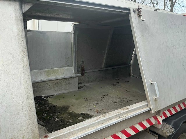 Mitsubishi canter vuilniswagen - afbeelding 8 van  10