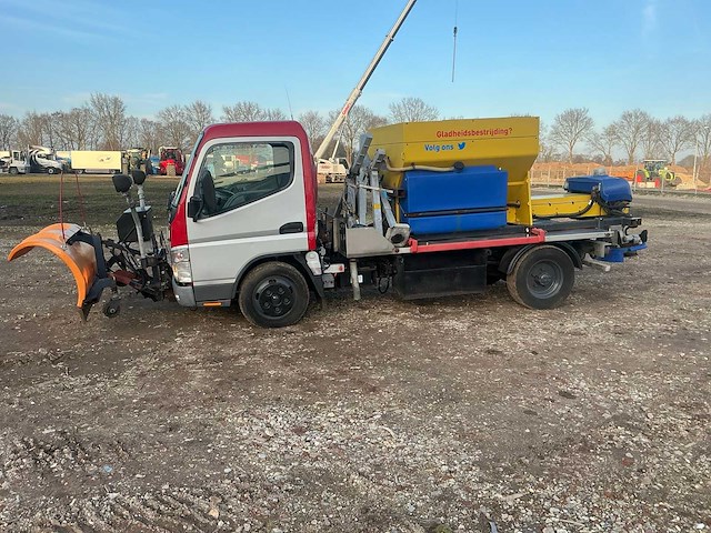 Mitsubishi canter zoutstrooier met sneeuwschuif - afbeelding 23 van  23
