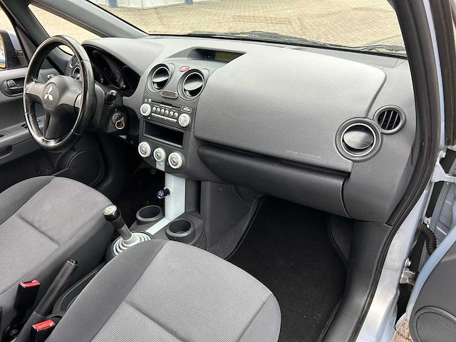 Mitsubishi colt 1.3 inform, jn-057-p - afbeelding 16 van  16