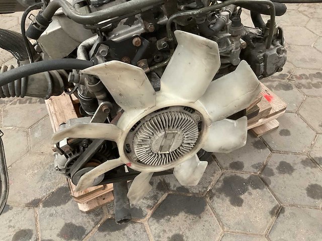Mitsubishi dieselmotor - afbeelding 1 van  8