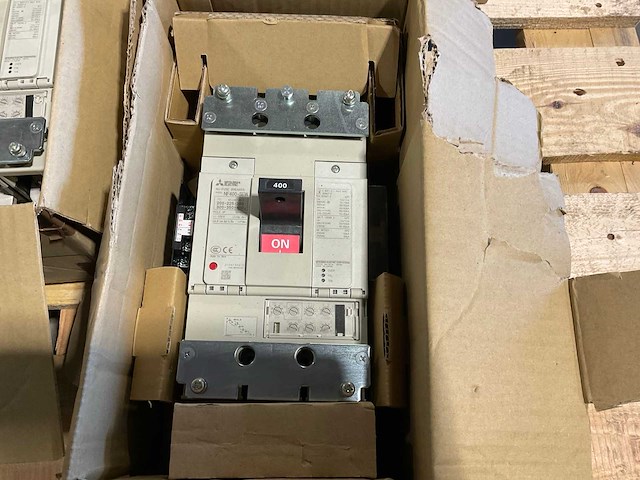 Mitsubishi electric nf400-sew vermogensschakelaar - afbeelding 1 van  3