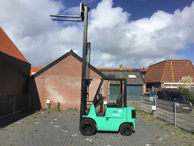 Mitsubishi fd18 vorkheftruck - afbeelding 2 van  17
