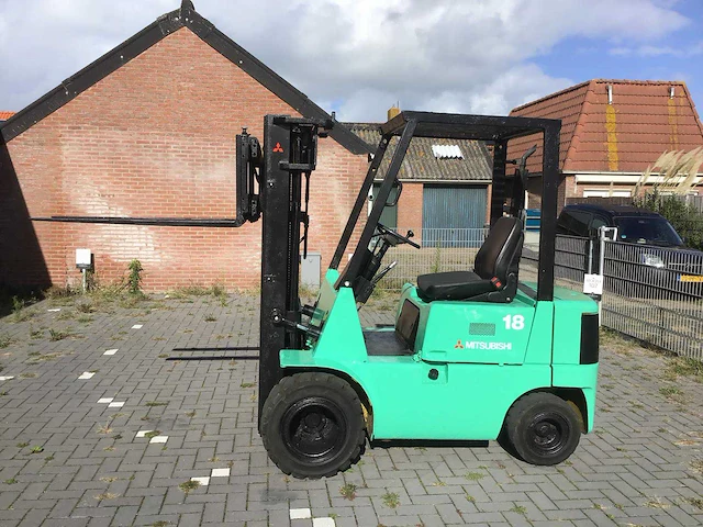Mitsubishi fd18 vorkheftruck - afbeelding 17 van  17