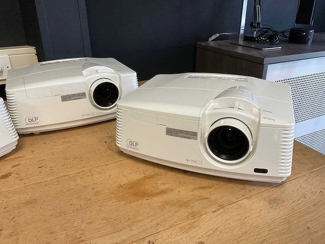 Mitsubishi fd730u dlp beamer (3x) - afbeelding 2 van  6