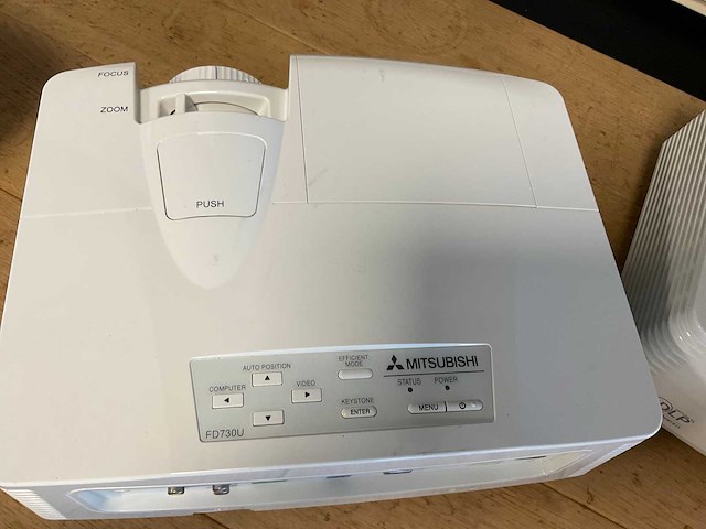 Mitsubishi fd730u dlp beamer (3x) - afbeelding 4 van  6
