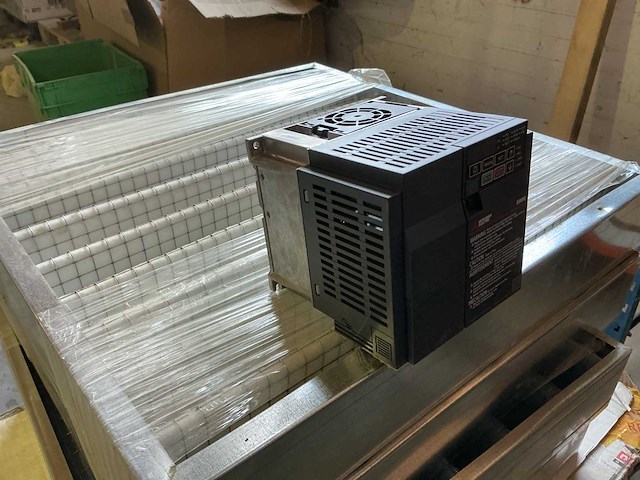 Mitsubishi fr-e820s-0110scepb-60 frequentieregelaar - afbeelding 2 van  5