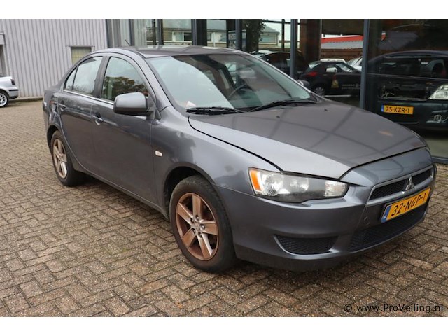 Mitsubishi lancer | benzine | kenteken: 32-ngp-1 - afbeelding 1 van  31