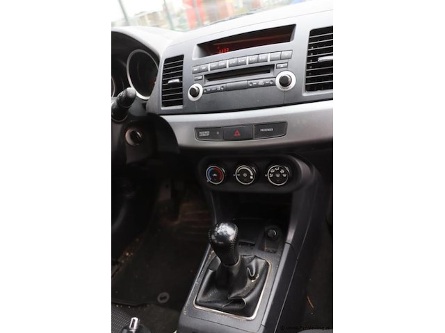 Mitsubishi lancer | benzine | kenteken: 32-ngp-1 - afbeelding 15 van  31