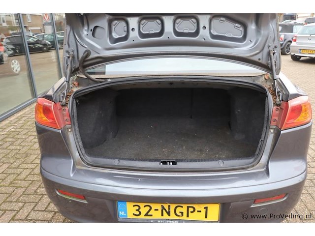 Mitsubishi lancer | benzine | kenteken: 32-ngp-1 - afbeelding 16 van  31