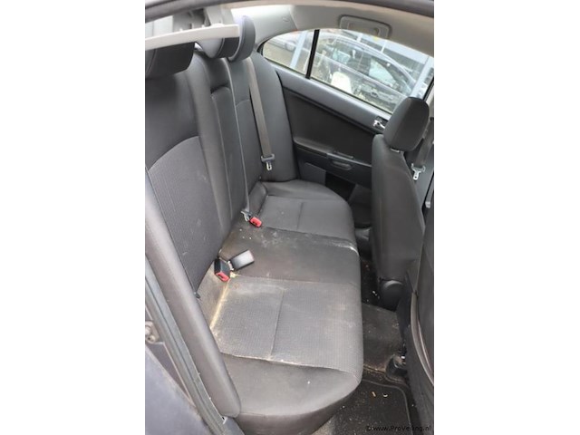 Mitsubishi lancer | benzine | kenteken: 32-ngp-1 - afbeelding 9 van  31