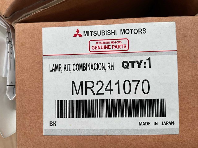 Mitsubishi mr241070 lamp kit combinacion (2x) - afbeelding 3 van  4