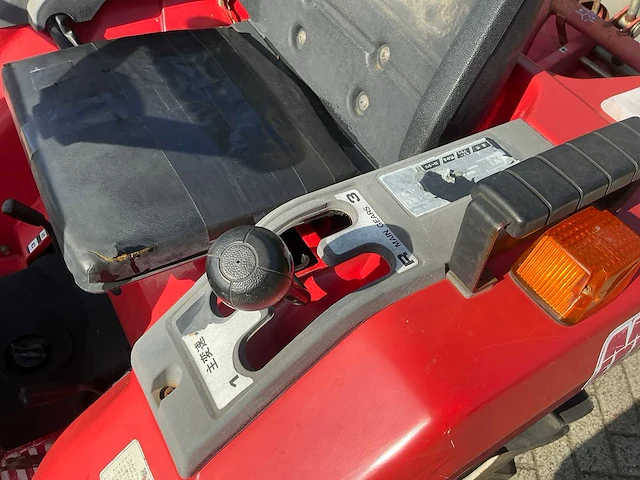 Mitsubishi mt14 ( 4wd ) minitractor - afbeelding 15 van  16
