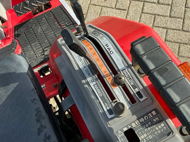 Mitsubishi mt16 ( 4wd ) minitractor - afbeelding 14 van  16