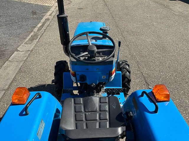 Mitsubishi mt1801d 4wd minitractor t-82-dfb - afbeelding 8 van  25