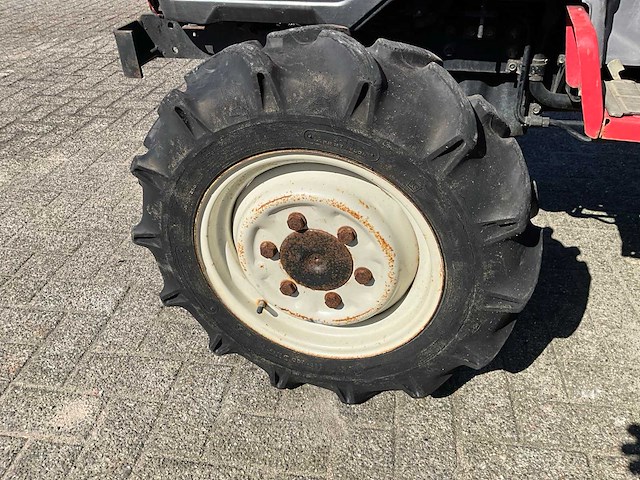 Mitsubishi mt240 vierwielaangedreven mini landbouwtractor - afbeelding 11 van  13