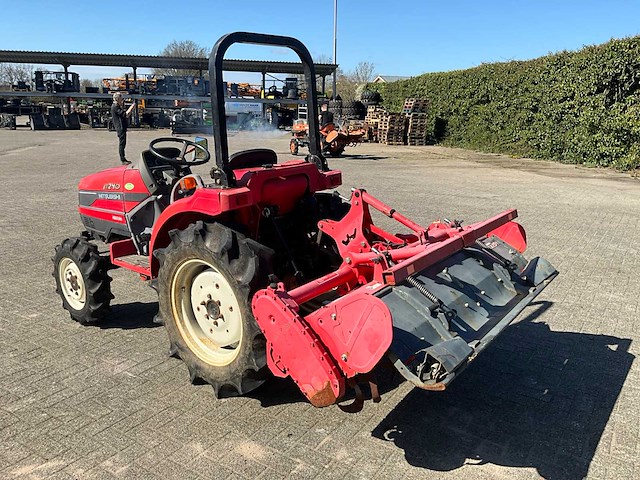 Mitsubishi mt240 vierwielaangedreven mini landbouwtractor - afbeelding 3 van  13