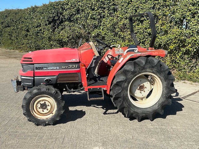 Mitsubishi mt331 palceed go vierwielaangedreven mini landbouwtractor - afbeelding 1 van  15