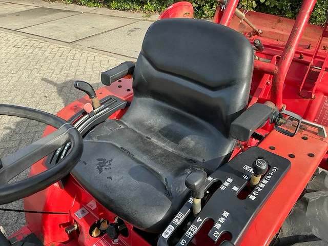 Mitsubishi mt55 ( 4wd ) minitractor - afbeelding 16 van  19