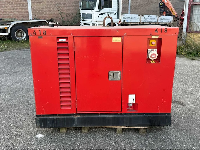 Mitsubishi noodstroomaggregaat - afbeelding 6 van  16