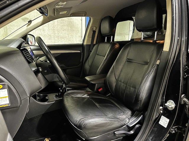 Mitsubishi outlander 150pk 2016 (origineel-nl), vz-564-v - afbeelding 12 van  34