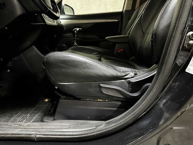 Mitsubishi outlander 150pk 2016 (origineel-nl), vz-564-v - afbeelding 13 van  34