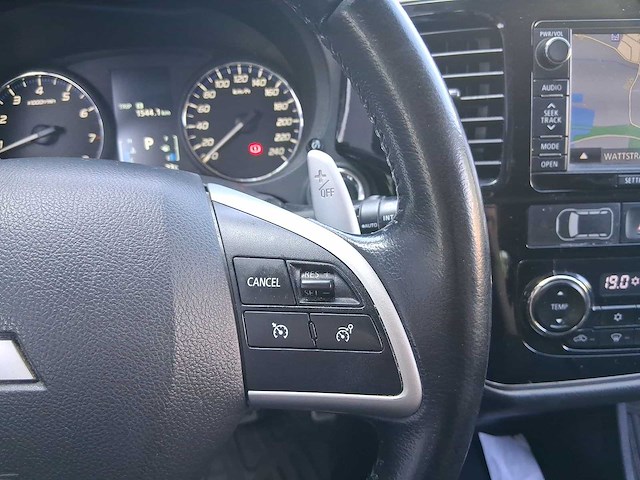 Mitsubishi outlander 2.0 business edition car 2015 | 6-zst-57 - afbeelding 11 van  29