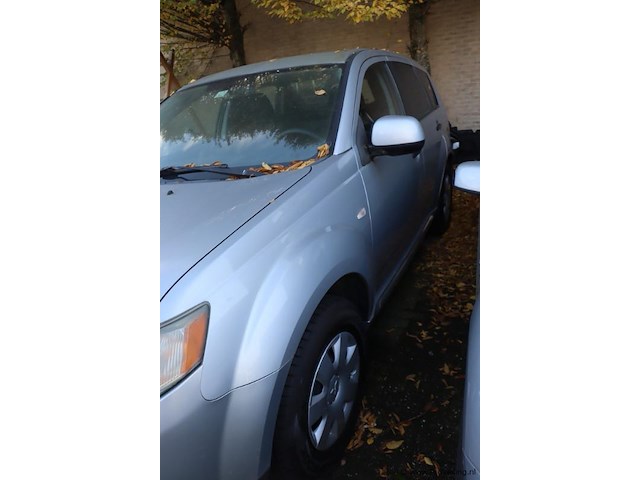 Mitsubishi outlander 2.0 di-d invite| 4wd | diesel | kenteken: 04-vjt-8 - afbeelding 5 van  21