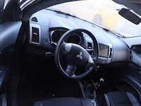 Mitsubishi outlander 2.0 di-d invite| 4wd | diesel | kenteken: 04-vjt-8 - afbeelding 6 van  21