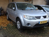Mitsubishi outlander 2.0 di-d invite| 4wd | diesel | kenteken: 04-vjt-8 - afbeelding 1 van  21