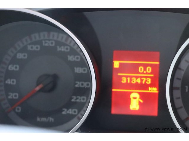 Mitsubishi outlander 2.0 di-d invite| 4wd | diesel | kenteken: 04-vjt-8 - afbeelding 14 van  21