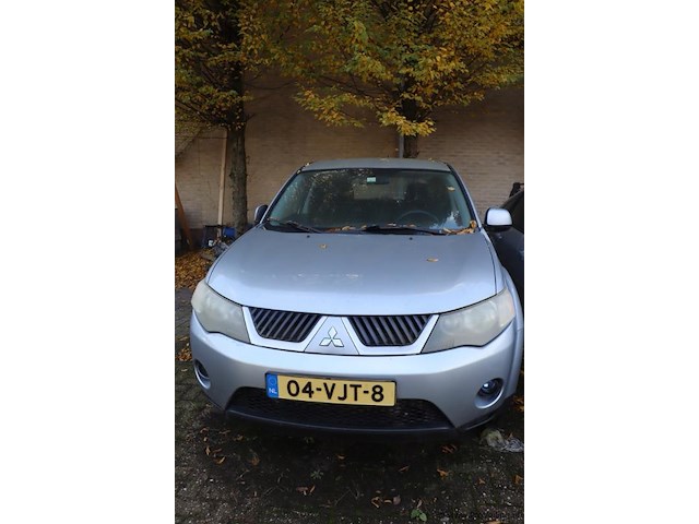 Mitsubishi outlander 2.0 di-d invite| 4wd | diesel | kenteken: 04-vjt-8 - afbeelding 12 van  21