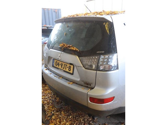 Mitsubishi outlander 2.0 di-d invite| 4wd | diesel | kenteken: 04-vjt-8 - afbeelding 18 van  21
