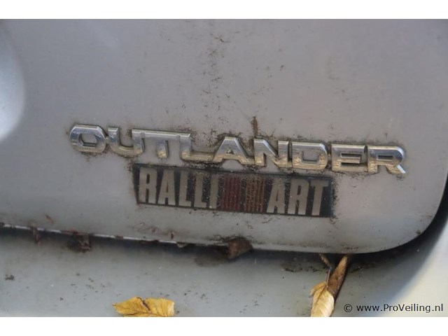 Mitsubishi outlander 2.0 di-d invite| 4wd | diesel | kenteken: 04-vjt-8 - afbeelding 19 van  21