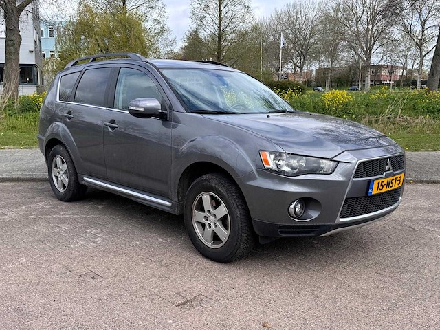 Mitsubishi outlander 2.0 intro edition; 15-nst-3 - afbeelding 8 van  14