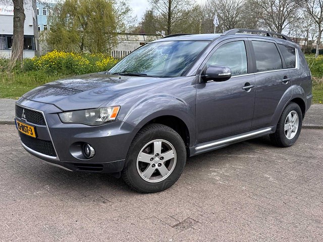 Mitsubishi outlander 2.0 intro edition; 15-nst-3 - afbeelding 1 van  13