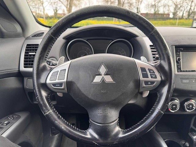 Mitsubishi outlander 2.0 intro edition; 15-nst-3 - afbeelding 7 van  9
