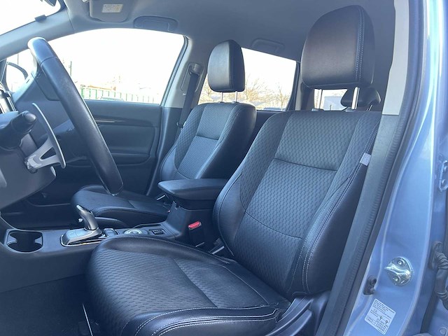 Mitsubishi outlander 2.0 phev executive edition 2015 | hl-826-f - afbeelding 21 van  25