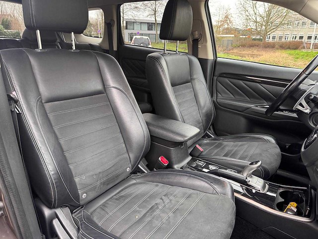 Mitsubishi outlander 2.0 phev executive edition automaat, hr-117-v - afbeelding 14 van  15