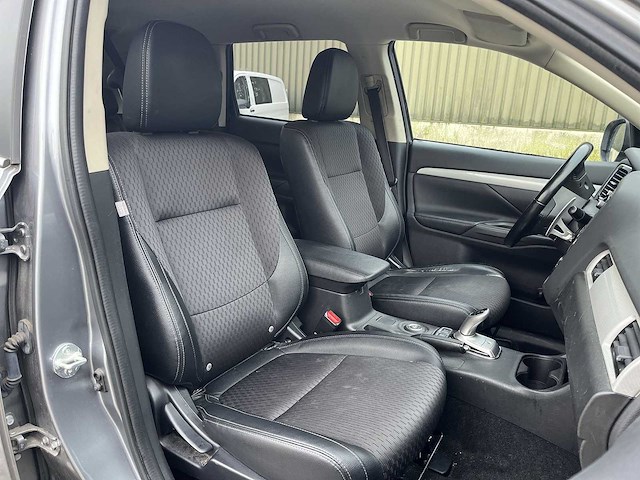 Mitsubishi outlander 2.0 phev exeed xline 2015 | 7-ztb-57 - afbeelding 24 van  26