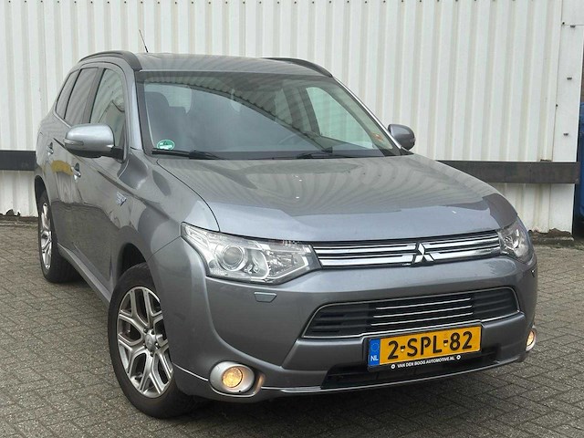 Mitsubishi outlander 2.0 phev instyle+ , 2-spl-82 - afbeelding 10 van  17