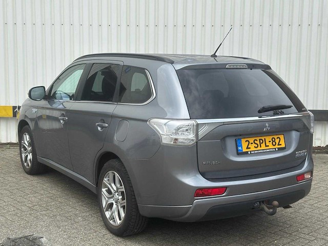Mitsubishi outlander 2.0 phev instyle+ , 2-spl-82 - afbeelding 11 van  17