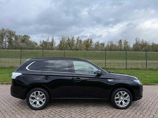 Mitsubishi outlander 2.0 phev instyle+ , 2-sxp-81 - afbeelding 19 van  25